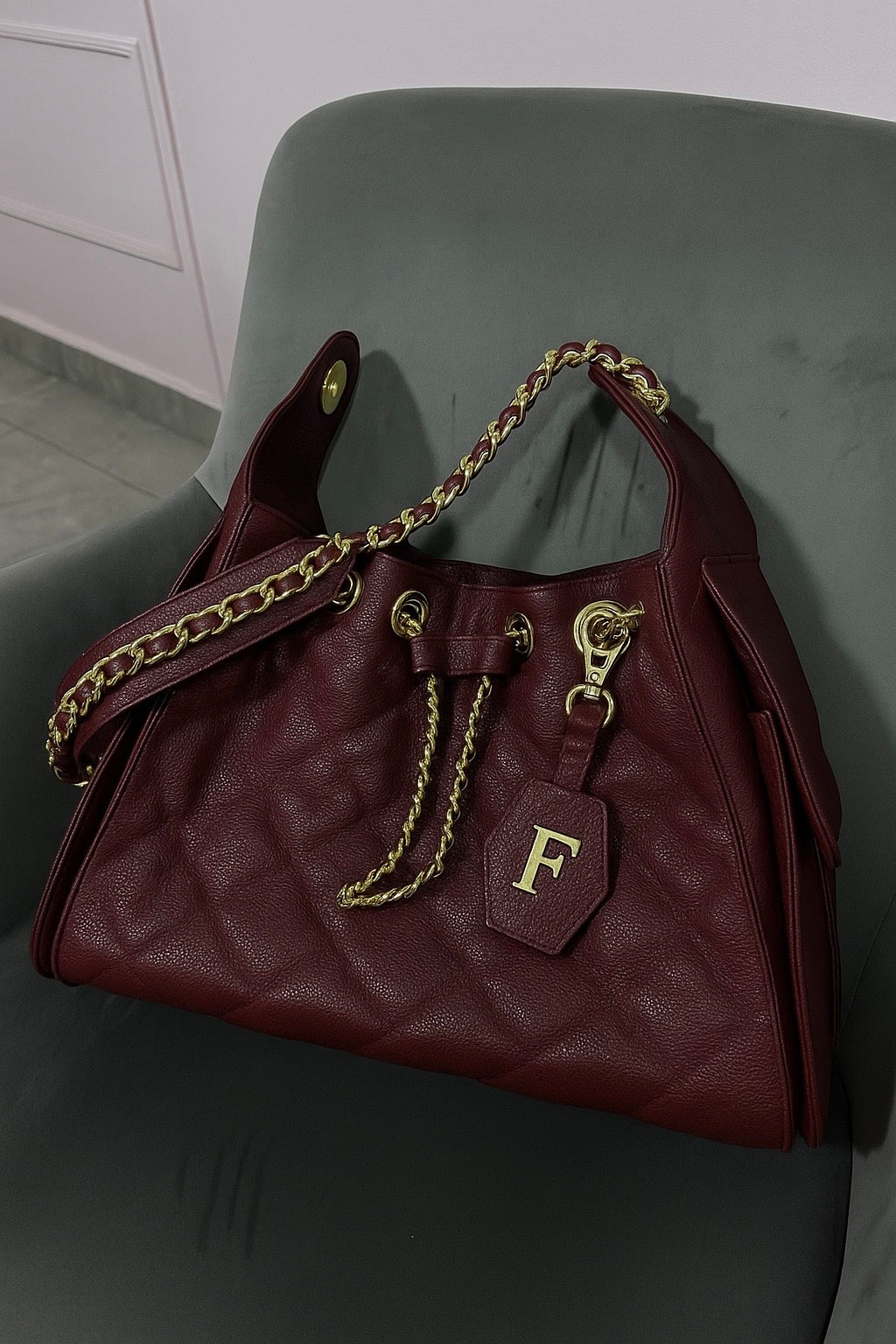 BOLSO CHARLOTTE EN PIEL BOVINA - TAMAÑO GRANDE