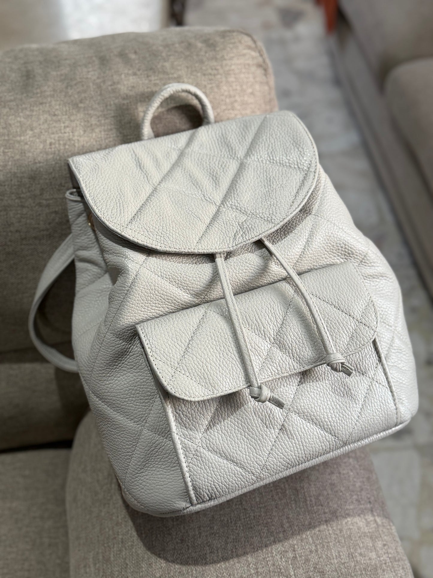 BACKPACK SOPHIA EN PIEL BOVINA